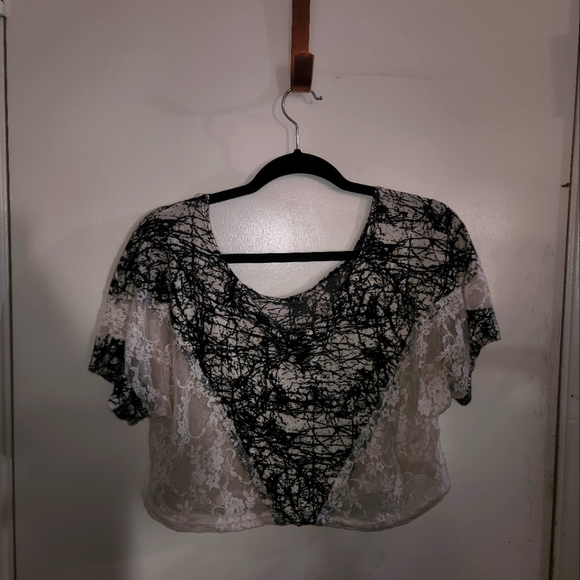 Snake print Lace Top - Picture 4 of 5